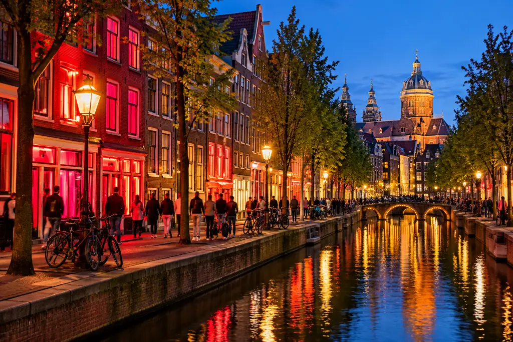 Cómo llegar al Barrio Rojo de Ámsterdam: rutas, transporte y consejos
