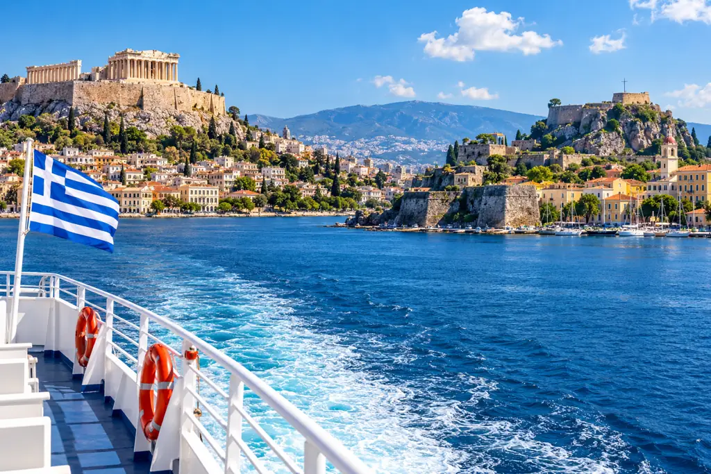 Cómo ir de Atenas a Corfú en ferry: rutas, precios y consejos